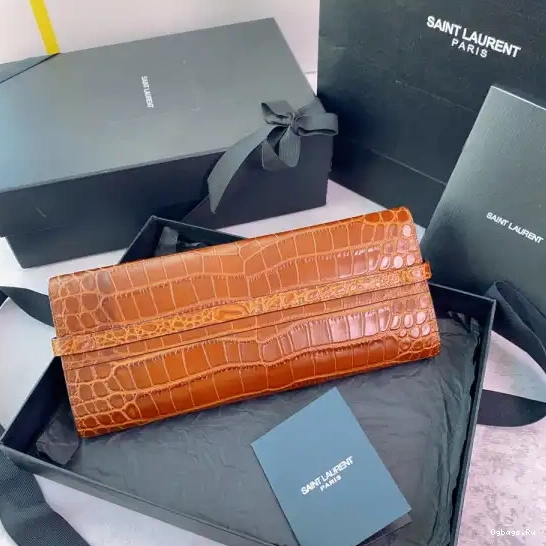 CROCODILE-EMBOSSED LEATHER CLUTCH YSL IN MANHATTAN 0613